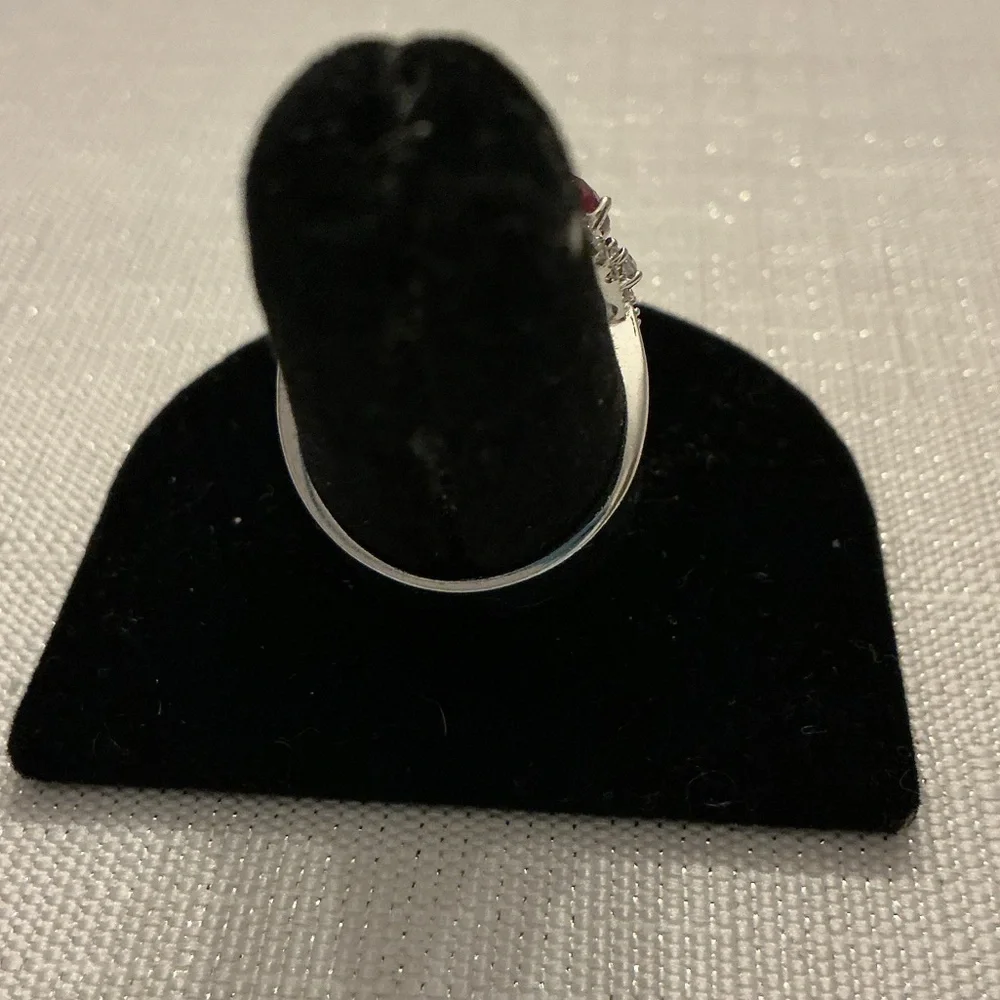 Ruby Ring this stunning